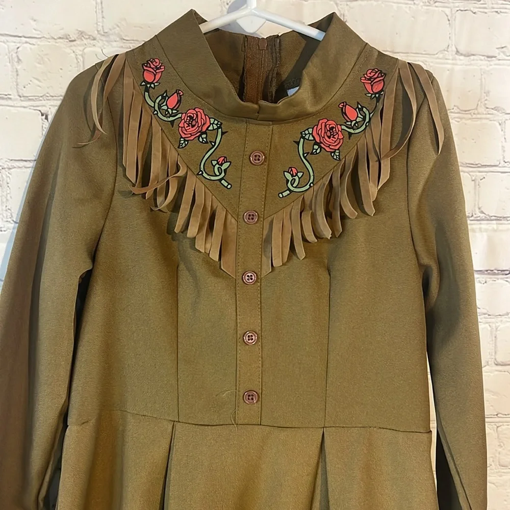 Pocahontas dress. Girls costume in brown. Long sleeve. Fringe trim. Halloween